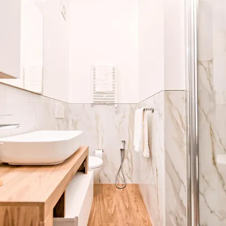 Caesar's Quarters - Private In 4*