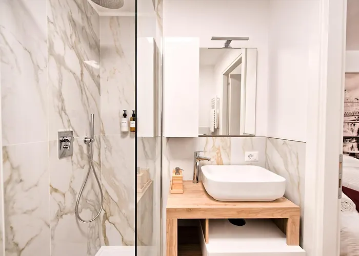 Caesar's Quarters - Private In 4* Roma